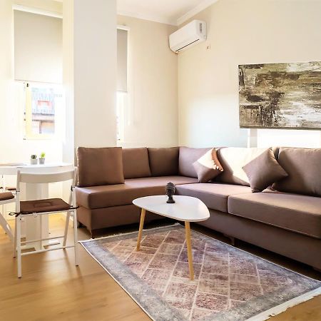 Home Inn Apartment 2 Near City Center Tirana Kültér fotó
