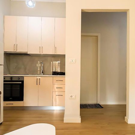 Home Inn Apartment 2 Near City Center Tirana Kültér fotó