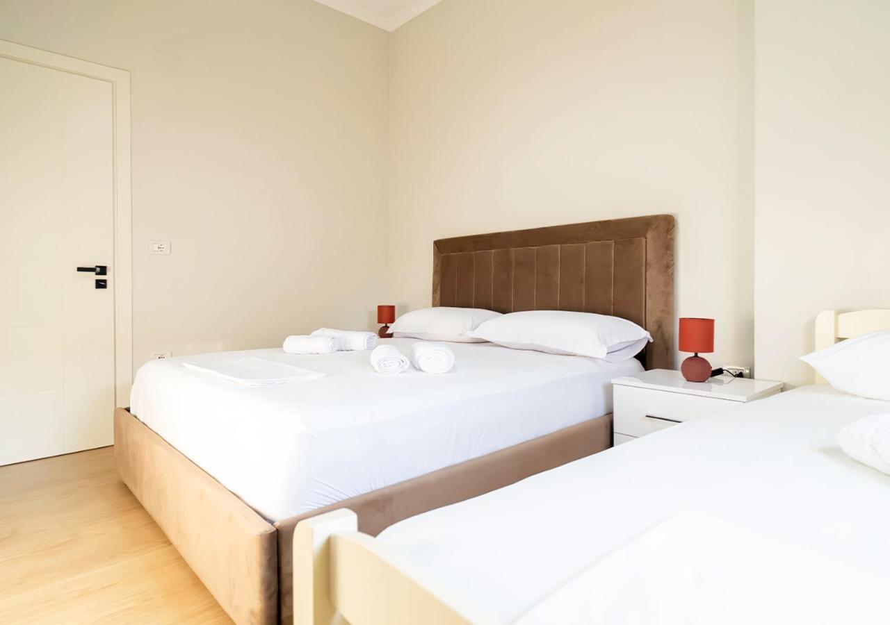 Home Inn Apartment 2 Near City Center Tirana Kültér fotó