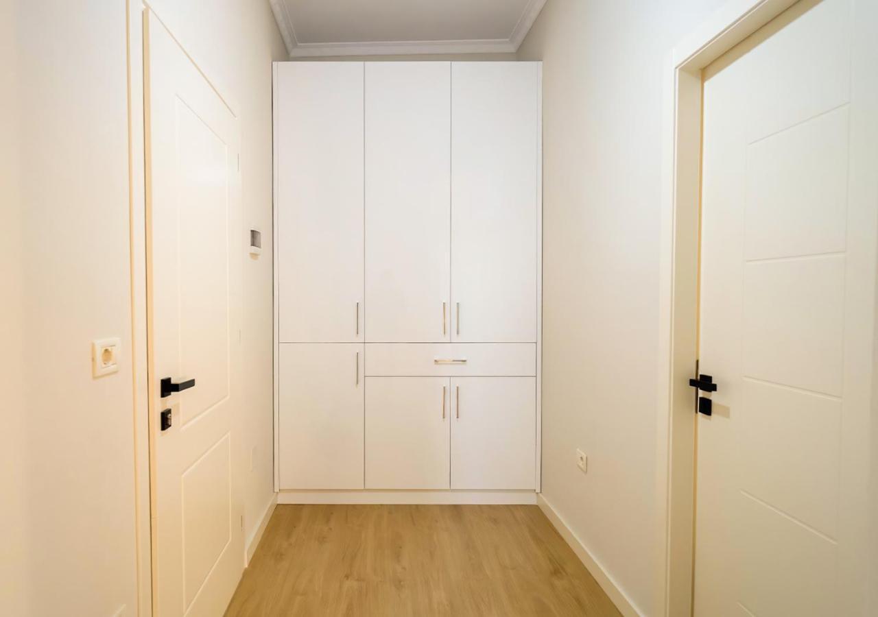 Home Inn Apartment 2 Near City Center Tirana Kültér fotó