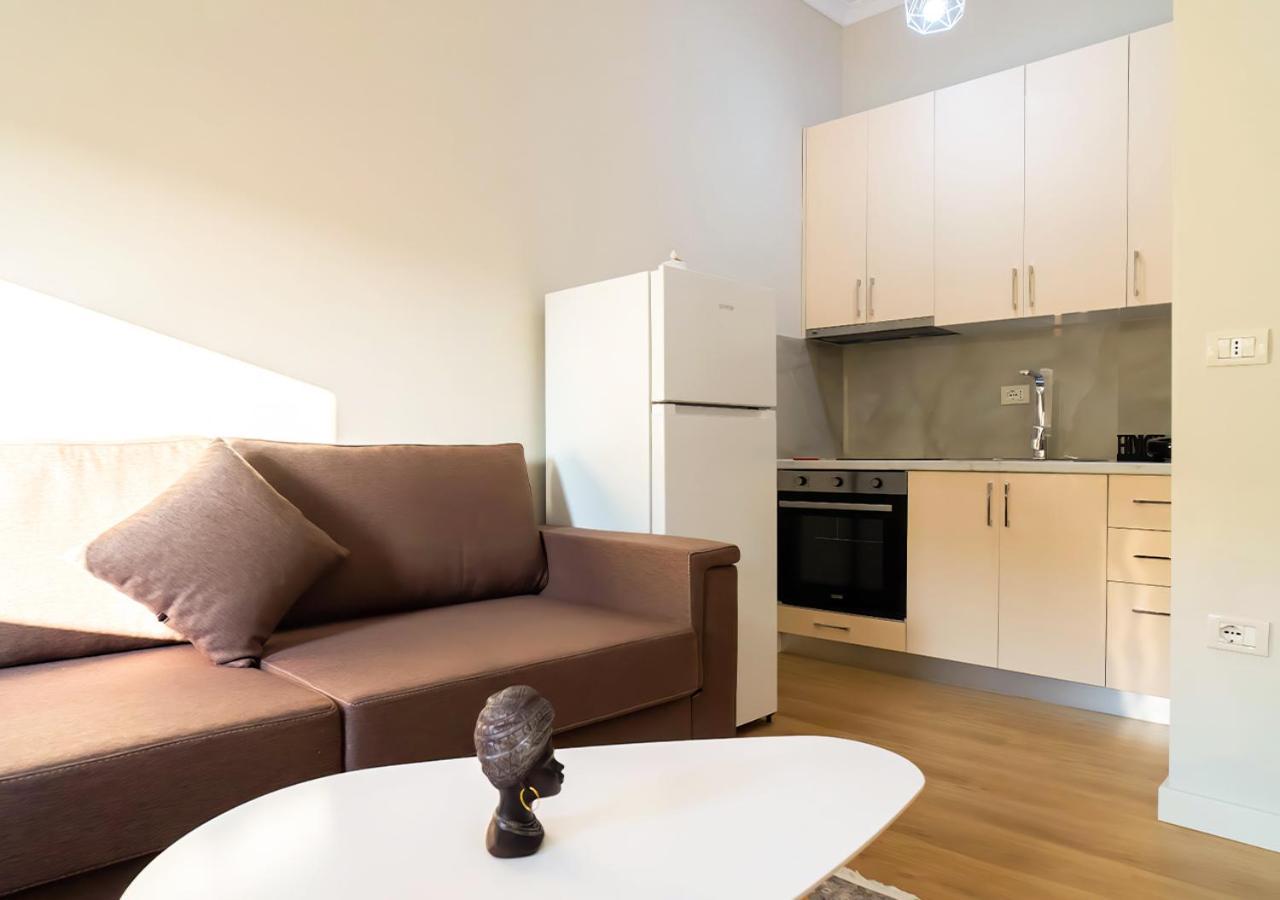 Home Inn Apartment 2 Near City Center Tirana Kültér fotó