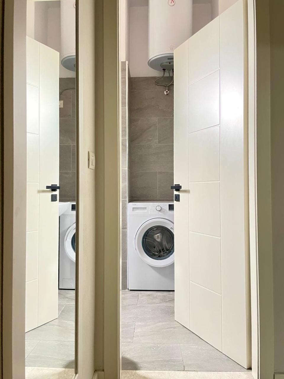 Home Inn Apartment 2 Near City Center Tirana Kültér fotó